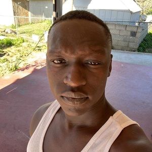 Meet your Posher, Khamis